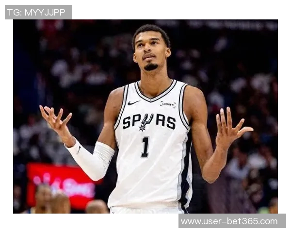 文班在下半场遭遇严防与犯规困扰仍拼出22分8板4助2帽展现实力 文班在下半场遭遇严防与犯规困扰仍拼出22分8板4助2帽展现实力